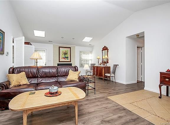 4th image of 8322 Lacewood Pl