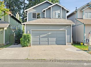 629 NE Flagstone Ln, Bremerton, WA 98310
