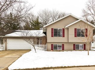 304 23rd Ave SW, Rochester, MN 55902