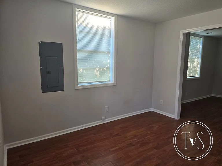 503 Gould St — Photo 3