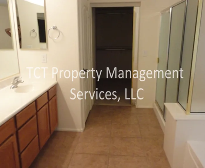 17544 W Voltaire St — Photo 7