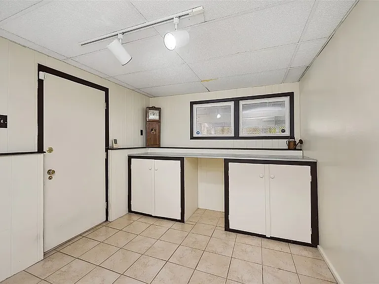 4530 Woodview Dr NE — Photo 16