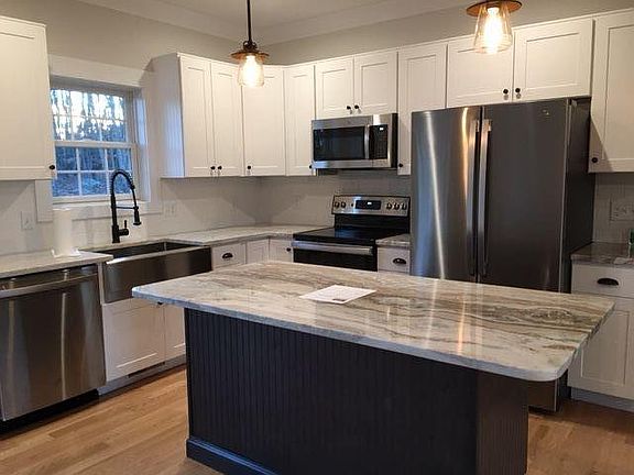 4th image of 8 Bella Woods Ct