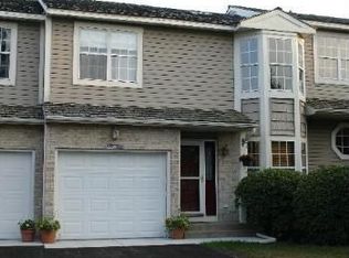 17573 W Horseshoe Ln, Gurnee, IL 60031