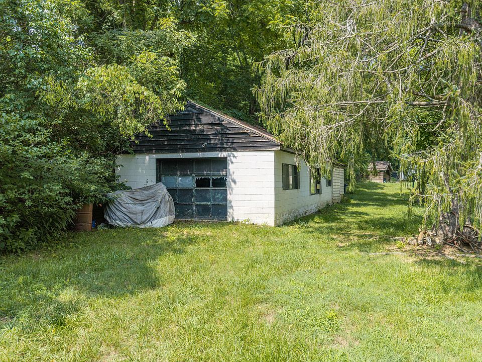 2nd image of 513 Parsons Rd