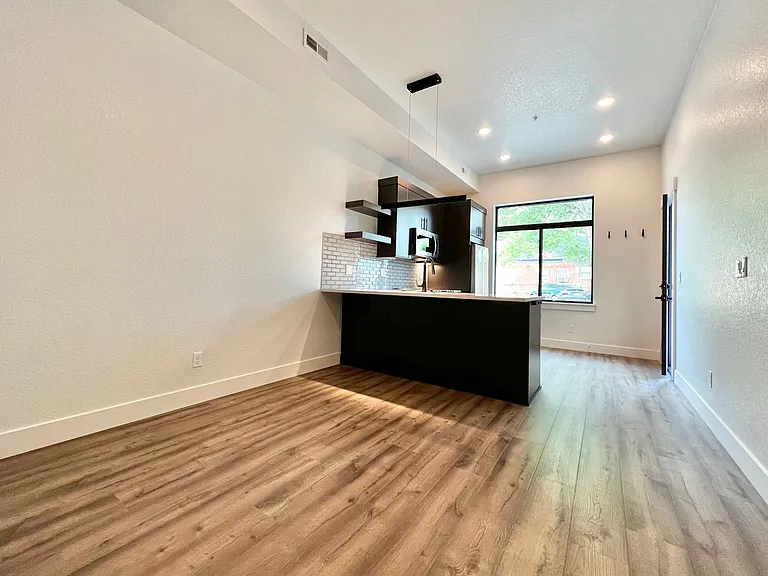 400 N Garfield Ave #106 — Photo 26