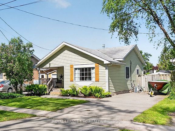 2nd image of 338 Dovercourt Rd