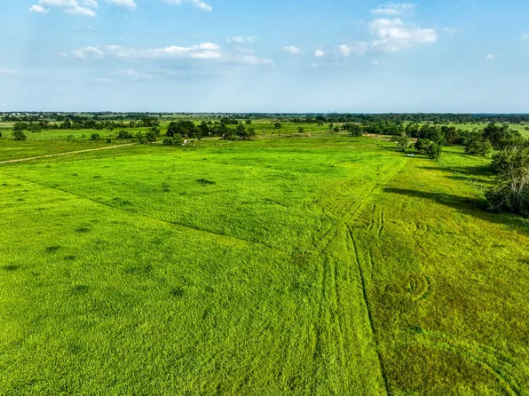 Schmidt Rd, Waller, TX 77484