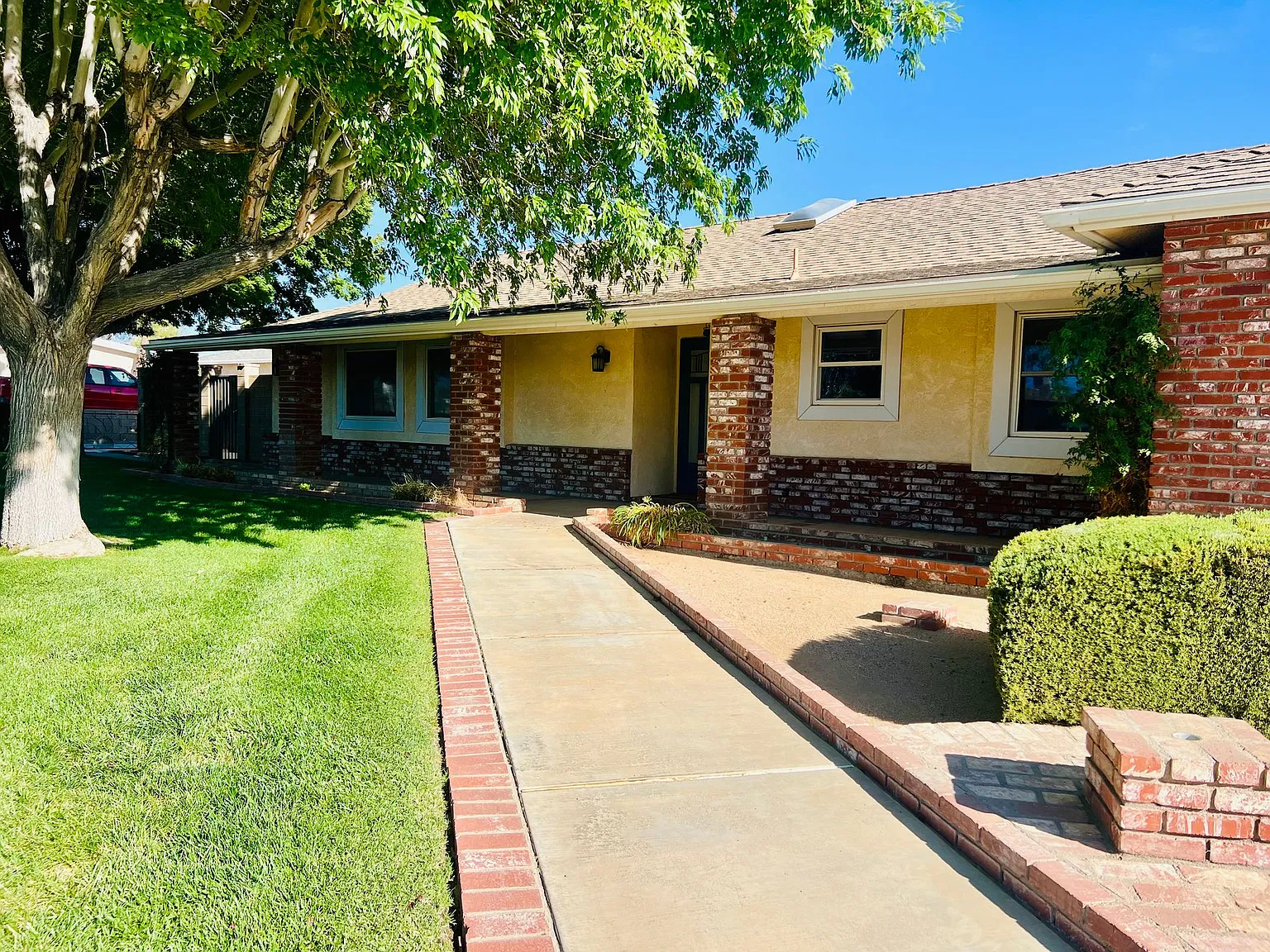 A Truly Special Property with Character, Beautiful Grounds & Garden Charm! — Photo 4