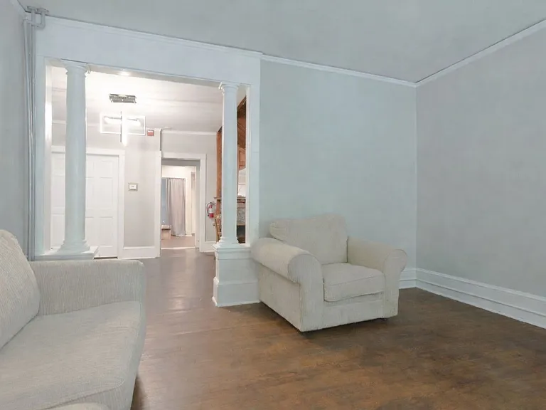 609 E State St — Photo 47