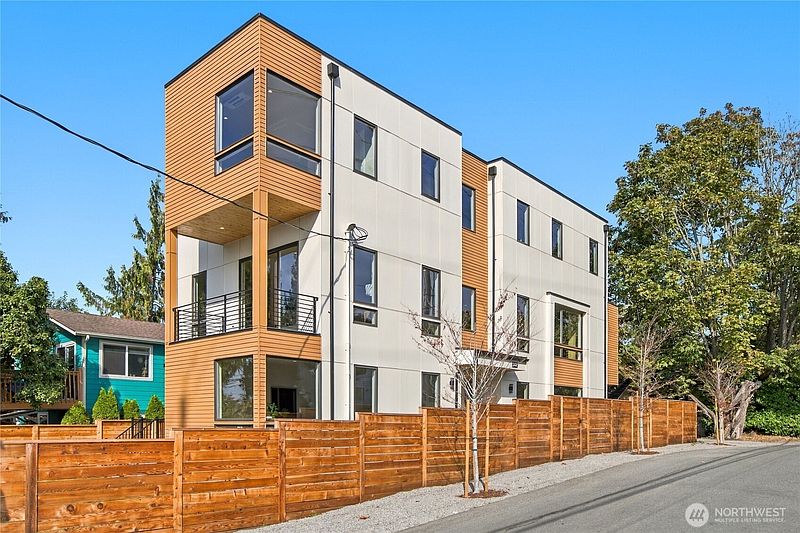 2nd image of 542 N 104th Street