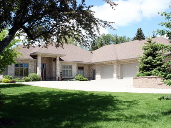 802 Sheyenne St, West Fargo, ND 58078