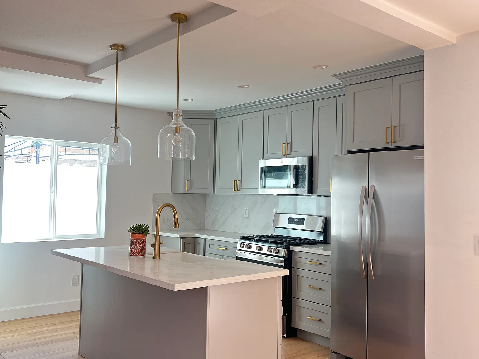 9001 S Van Ness Ave — Photo 4