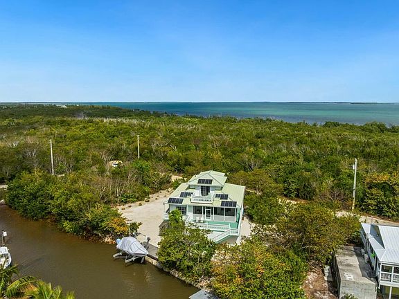 2nd image of 32734 Bimini Ln