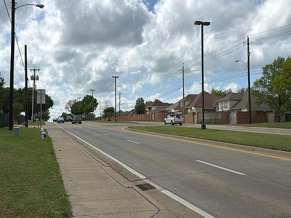 5th image of 1120 W Beltline Rd