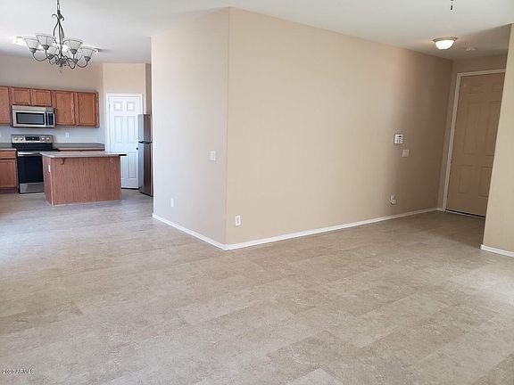 3rd image of 816 W Sunland Ave