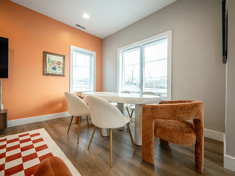 601 E Miller Dr — Photo 41