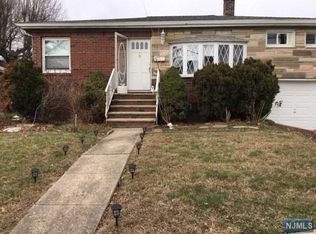 8 8th St, Fairview, NJ 07022