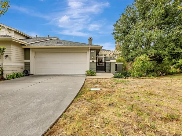 111 Cliff Swallow Ct, Brisbane, CA 94005