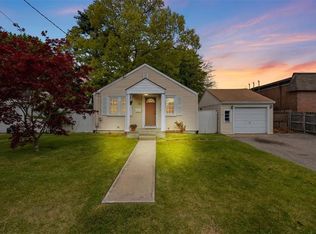 15 Community Rd, Warwick, RI 02889