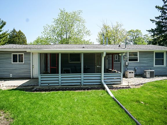 2nd image of 9929 Caddy Ln