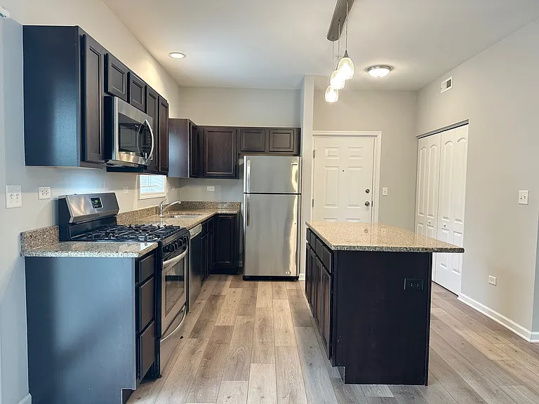 811 E Main St #1E — Photo 3