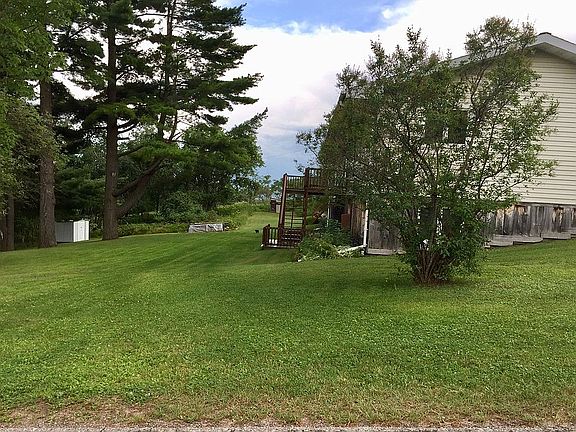Side Yard & View