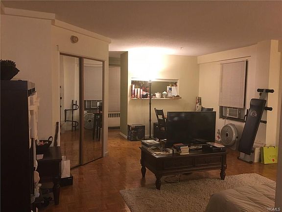 5th image of 180 Pearsall Dr APT 3F