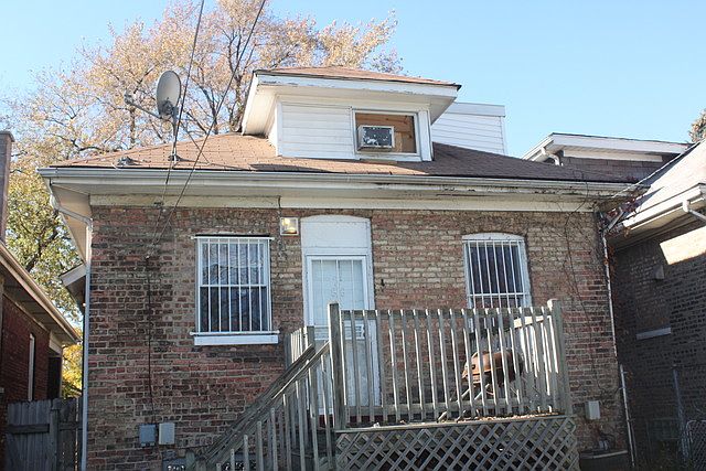 2nd image of 8039 S Bennett Ave