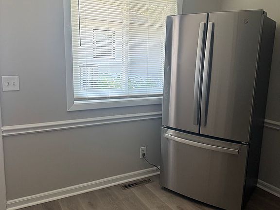 5th image of 1805 Morehead Ave #1807