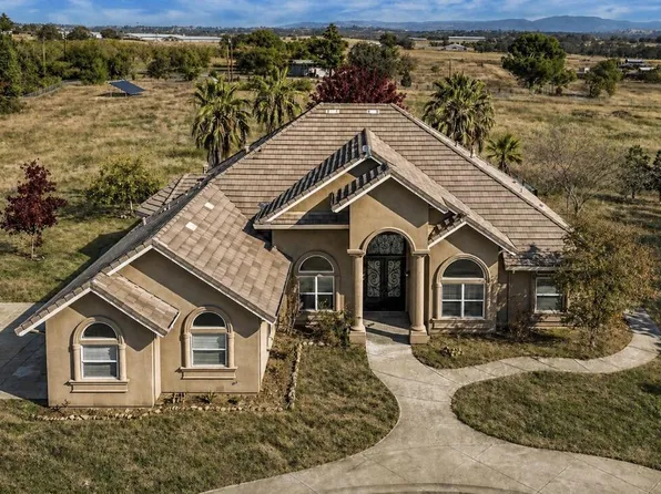 363 Emerald Ln, Valley Springs, CA 95252