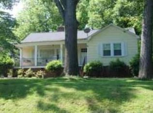 833 6th Ave NW, Hickory, NC 28601