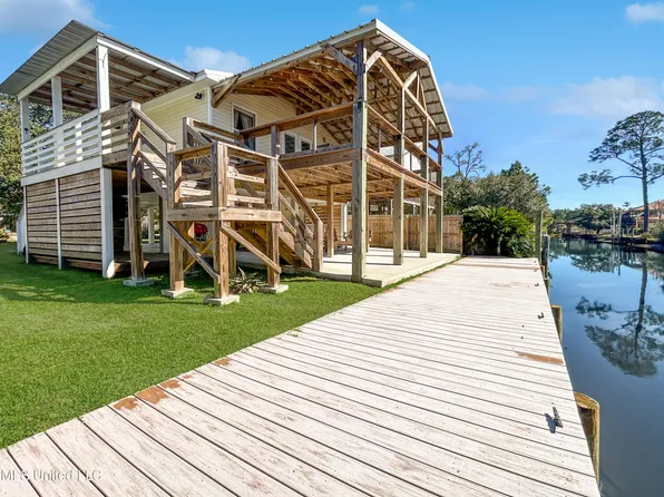 4081 Cardinal St, Bay Saint Louis, MS 39520