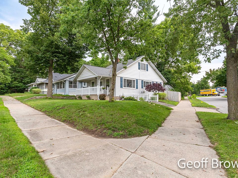 1st image of 481 Graceland St NE