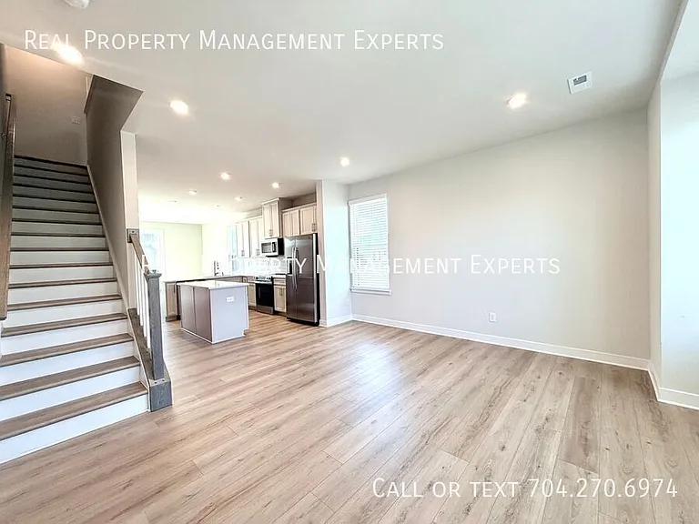 2841 Statesville Ave — Photo 6