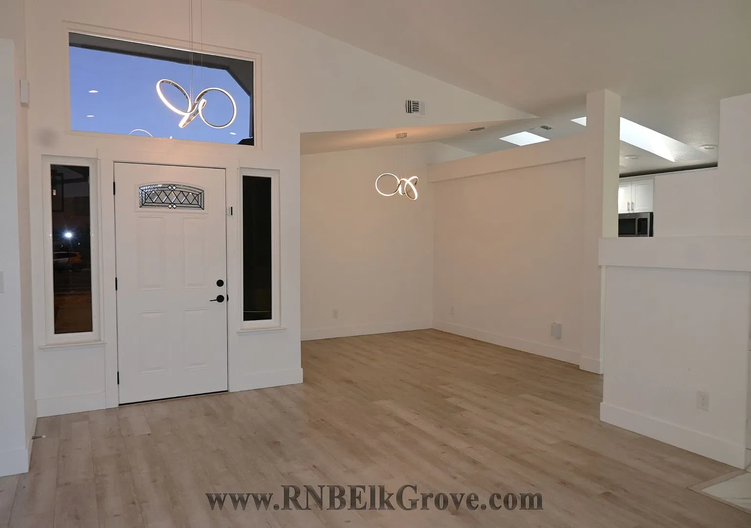 3 Bed, 2 Bath on Calvine! — Photo 4
