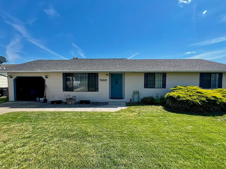 7410 W Walnut St — Photo 1