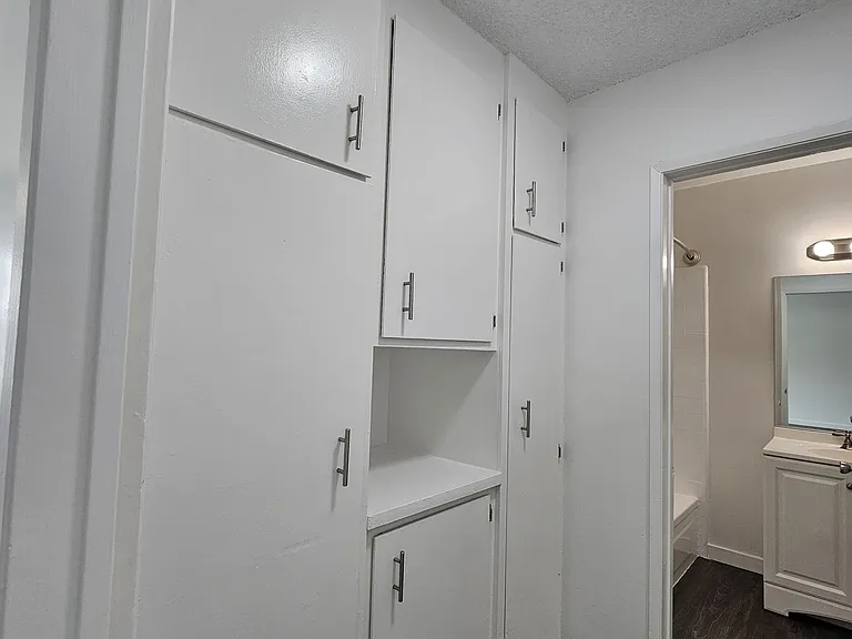 6823 Variel Ave #5 — Photo 14
