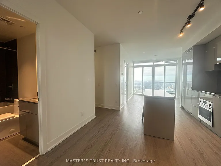 7 Grenville St #5806 — Photo 3