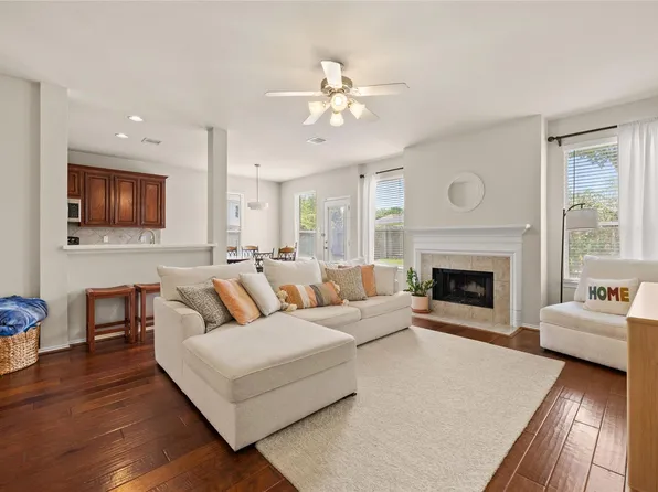 9611 Oxford Grove Dr, Houston, TX 77095