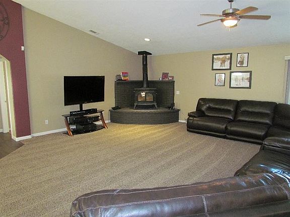 4th image of 8881 10th Ave