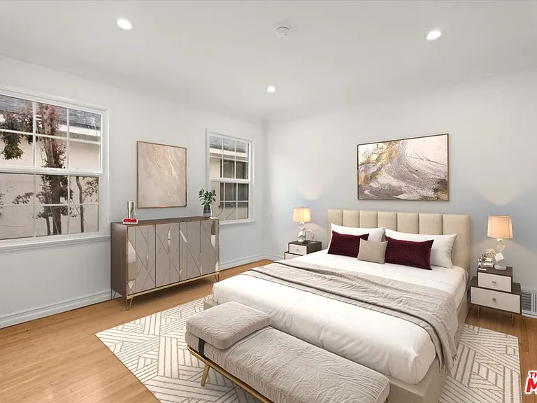 207 S Reeves Dr — Photo 10
