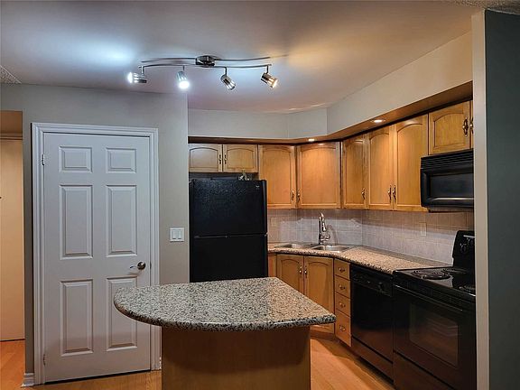 2nd image of 250 Wellington St W #528