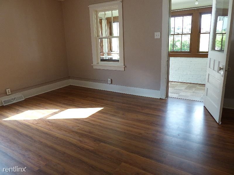 1st image of 100 S Lincoln Ave