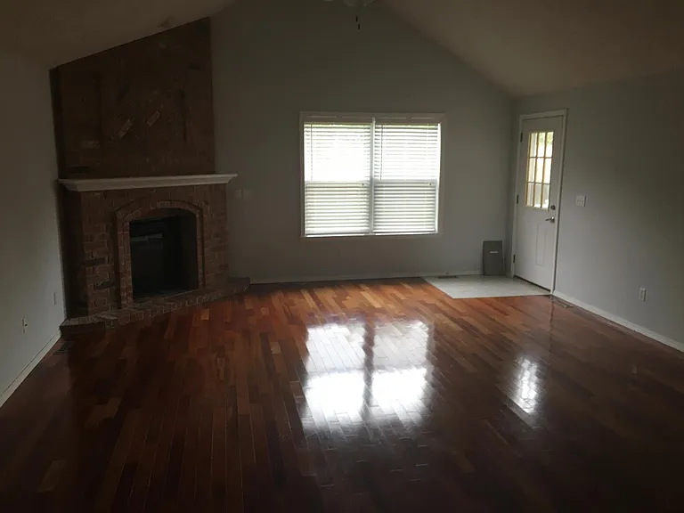 604 Ryleigh Cir — Photo 6