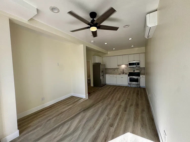 1821 E 17th St #101 — Photo 3