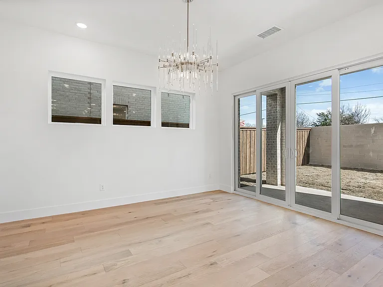 917 Protea St — Photo 16