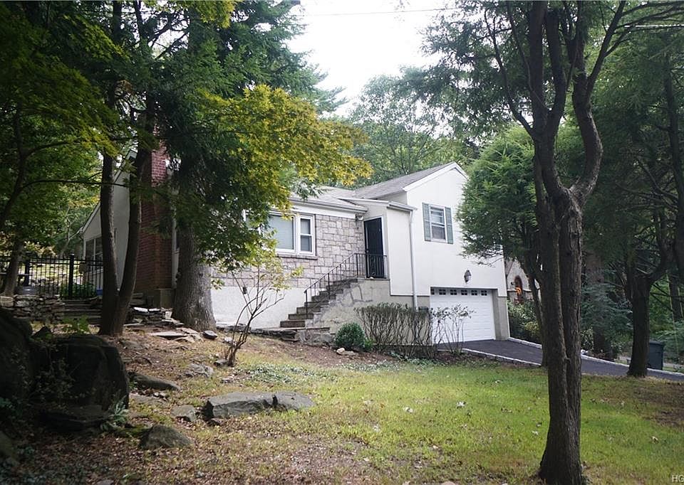1st image of 216 Villard Ave