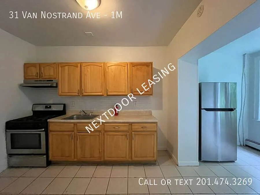 31 Van Nostrand Ave #1M
