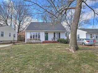 37 Maple Ct, Decatur, IL 62526